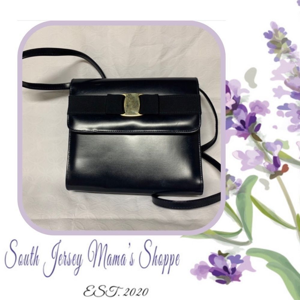 Vintage 1960s Dark Navy Blue Patent Leather Box Purse With Bow